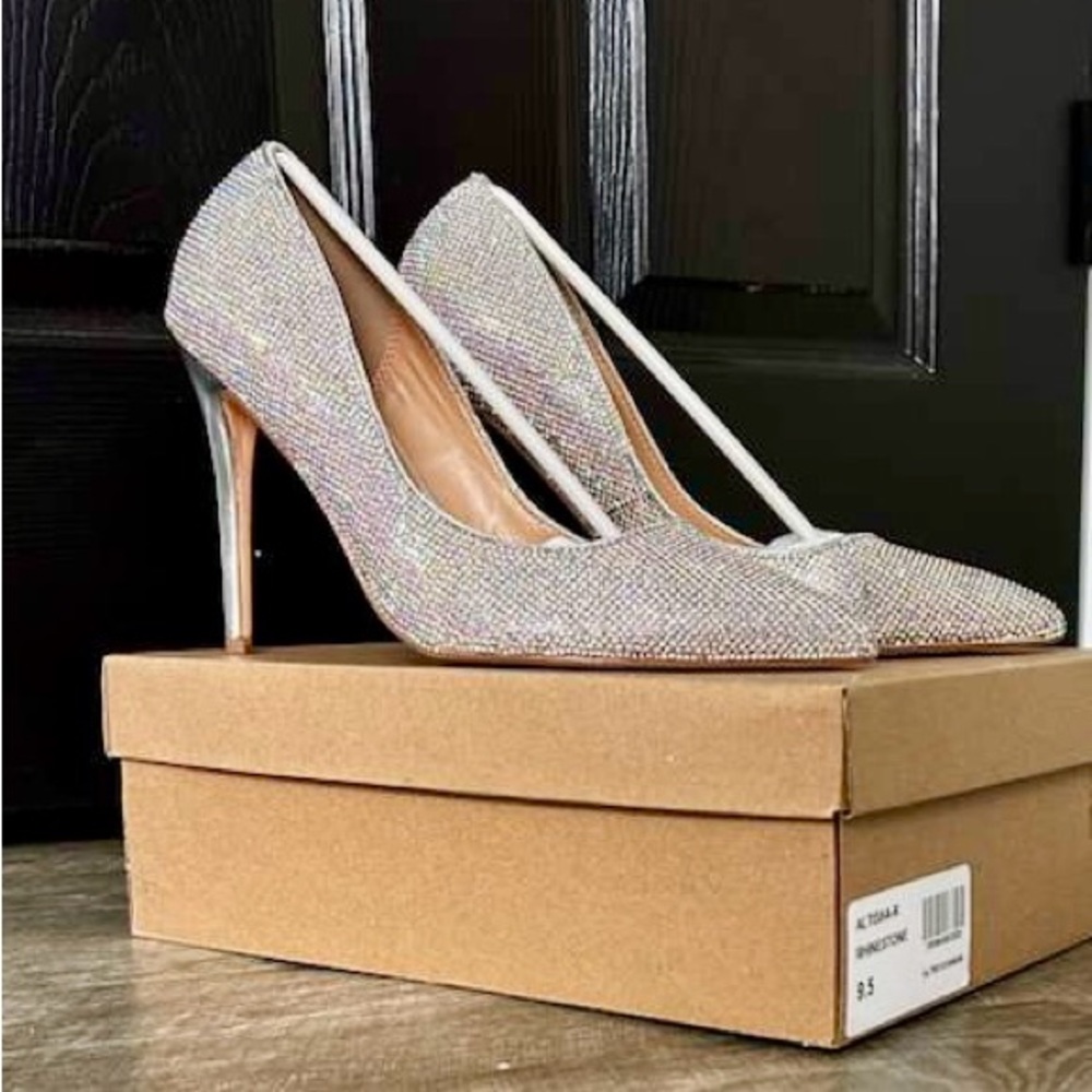 Steve Madden Altisha-R Rhinestone Pumps - 9.5 US